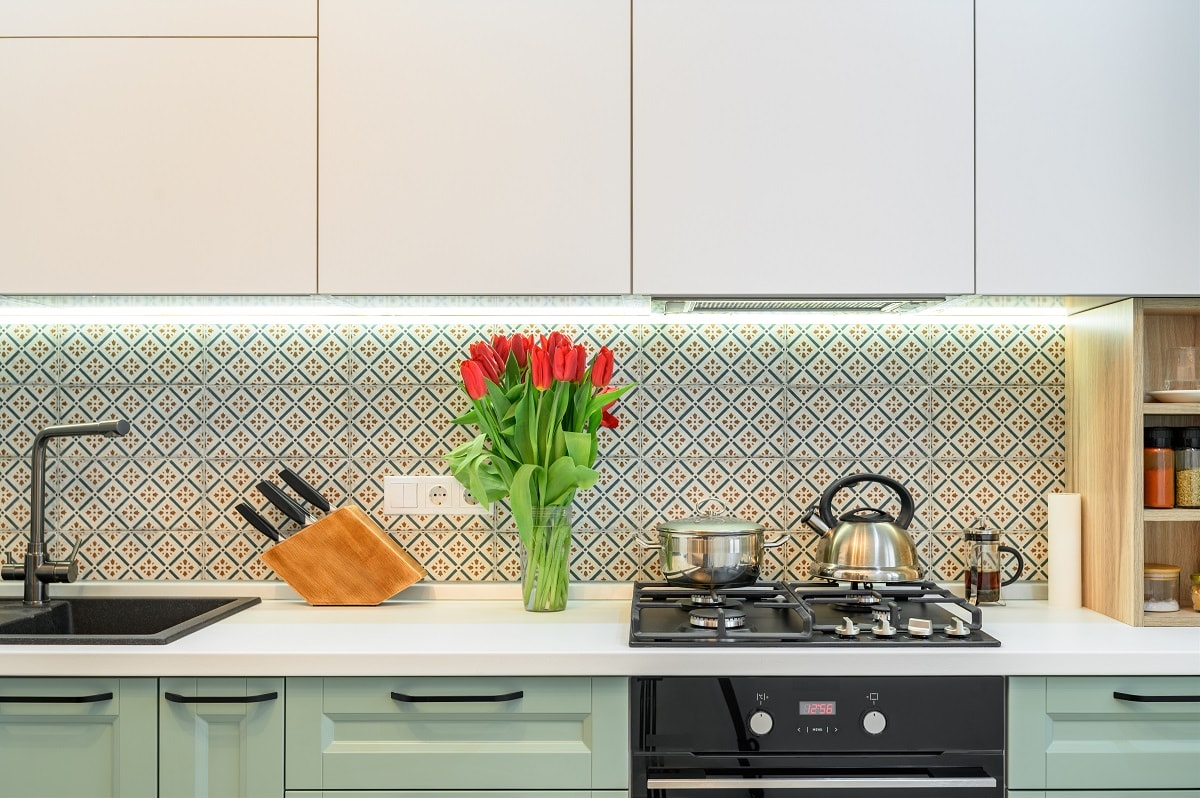 colored-tile-backsplash